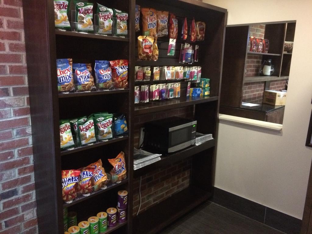 Wyndham Garden Inn Pittsburgh Airport Робинсон-Тауншип Экстерьер фото