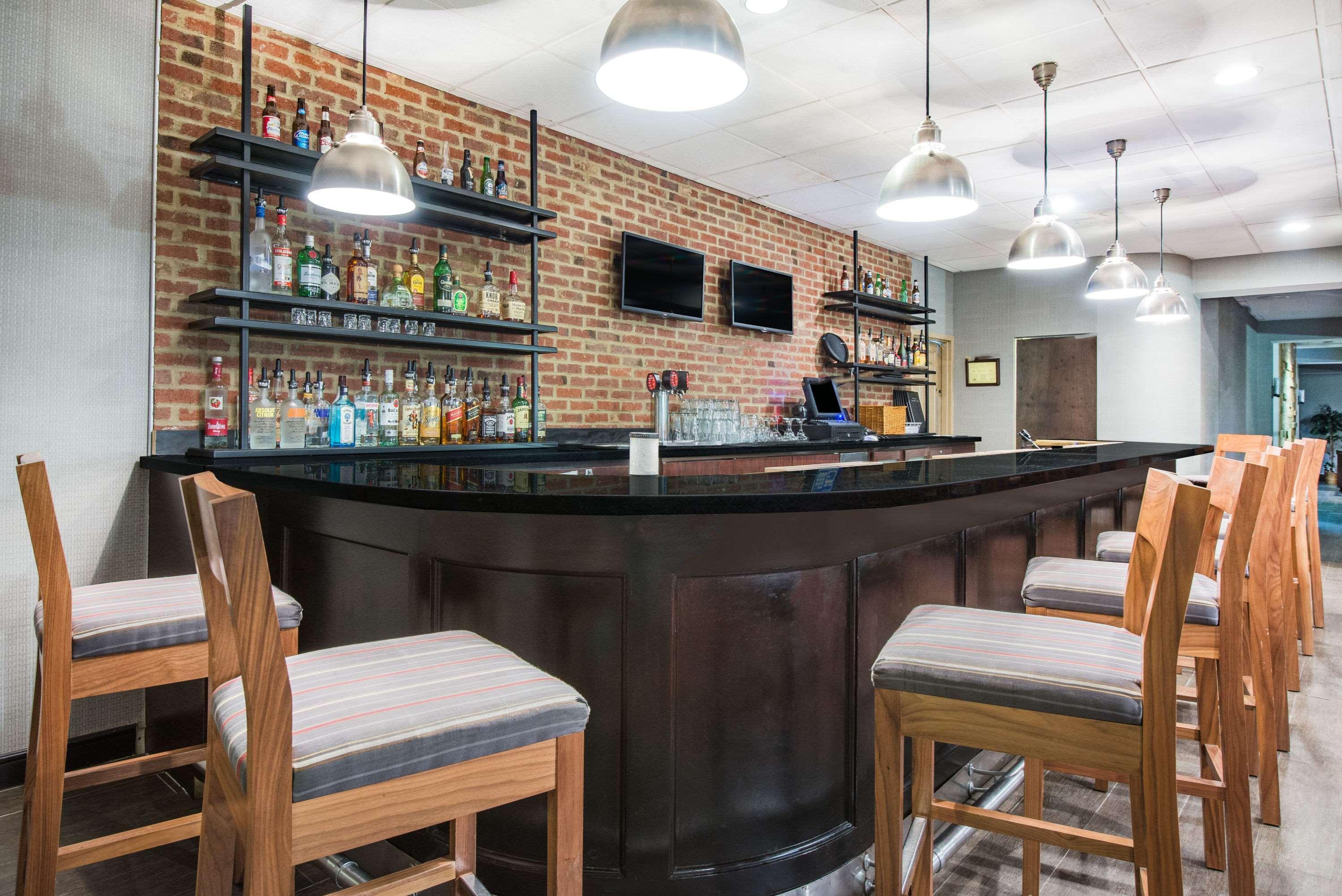 Wyndham Garden Inn Pittsburgh Airport Робинсон-Тауншип Экстерьер фото