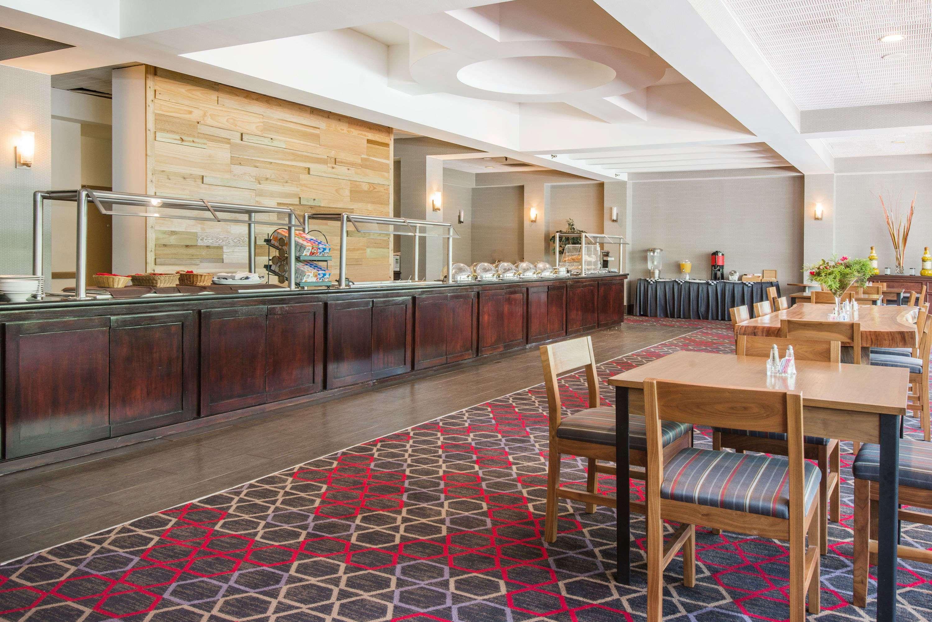 Wyndham Garden Inn Pittsburgh Airport Робинсон-Тауншип Экстерьер фото