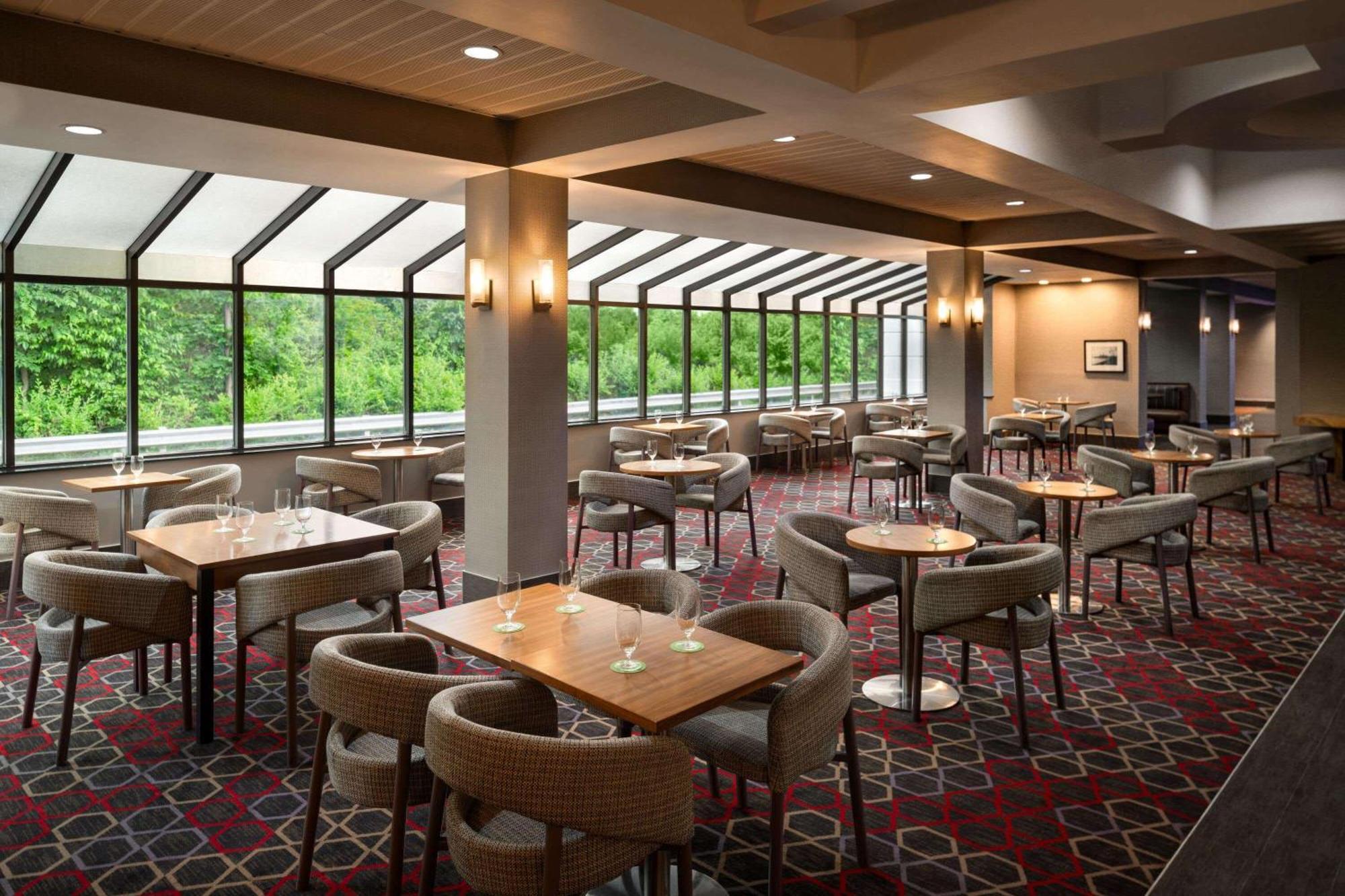 Wyndham Garden Inn Pittsburgh Airport Робинсон-Тауншип Экстерьер фото