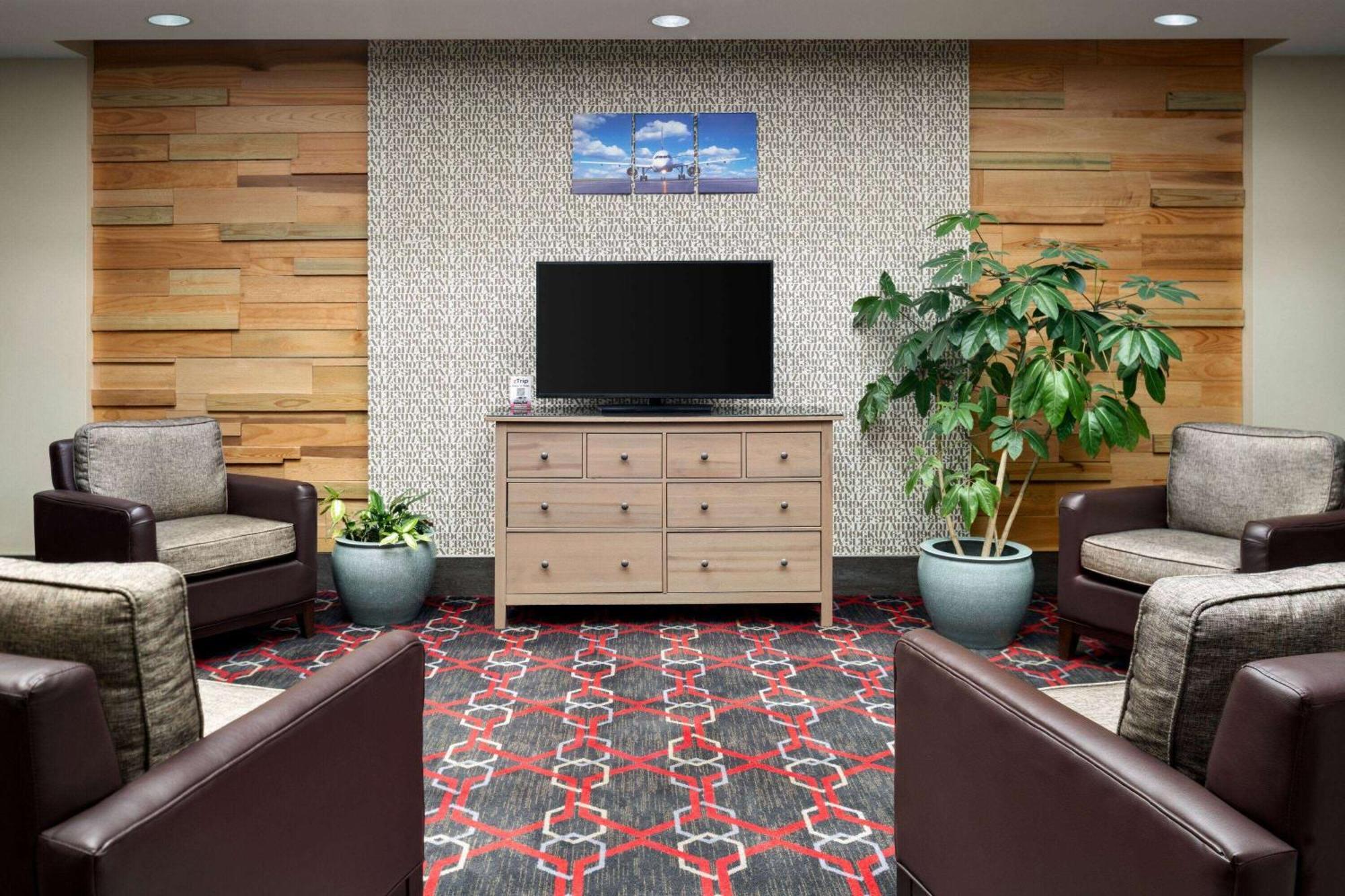 Wyndham Garden Inn Pittsburgh Airport Робинсон-Тауншип Экстерьер фото
