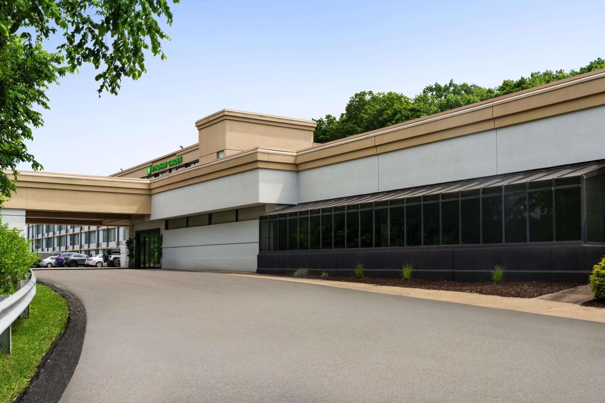 Wyndham Garden Inn Pittsburgh Airport Робинсон-Тауншип Экстерьер фото