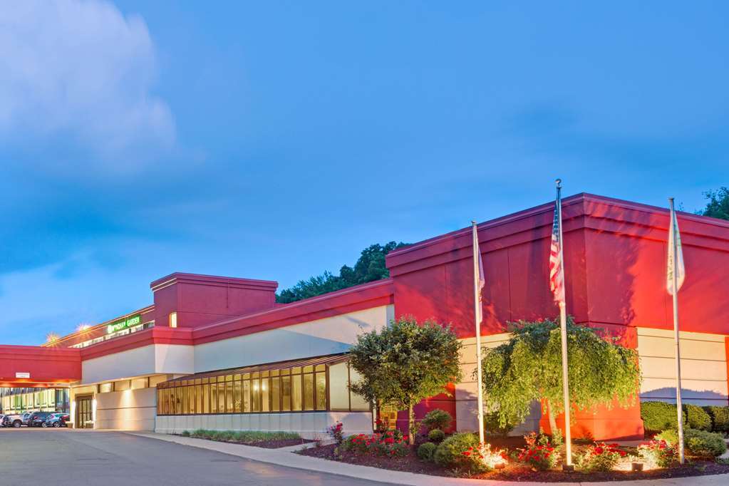 Wyndham Garden Inn Pittsburgh Airport Робинсон-Тауншип Экстерьер фото