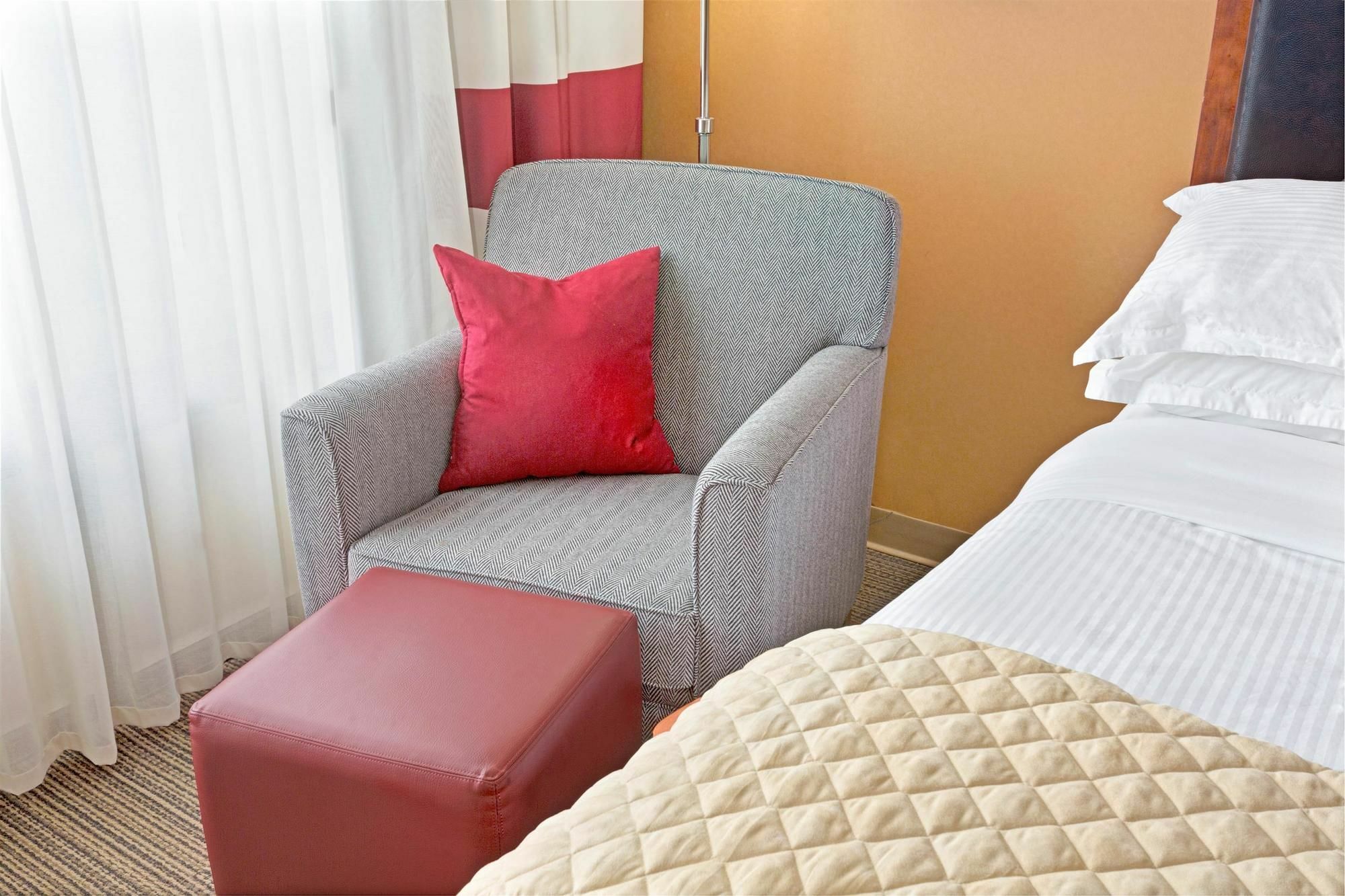 Wyndham Garden Inn Pittsburgh Airport Робинсон-Тауншип Экстерьер фото
