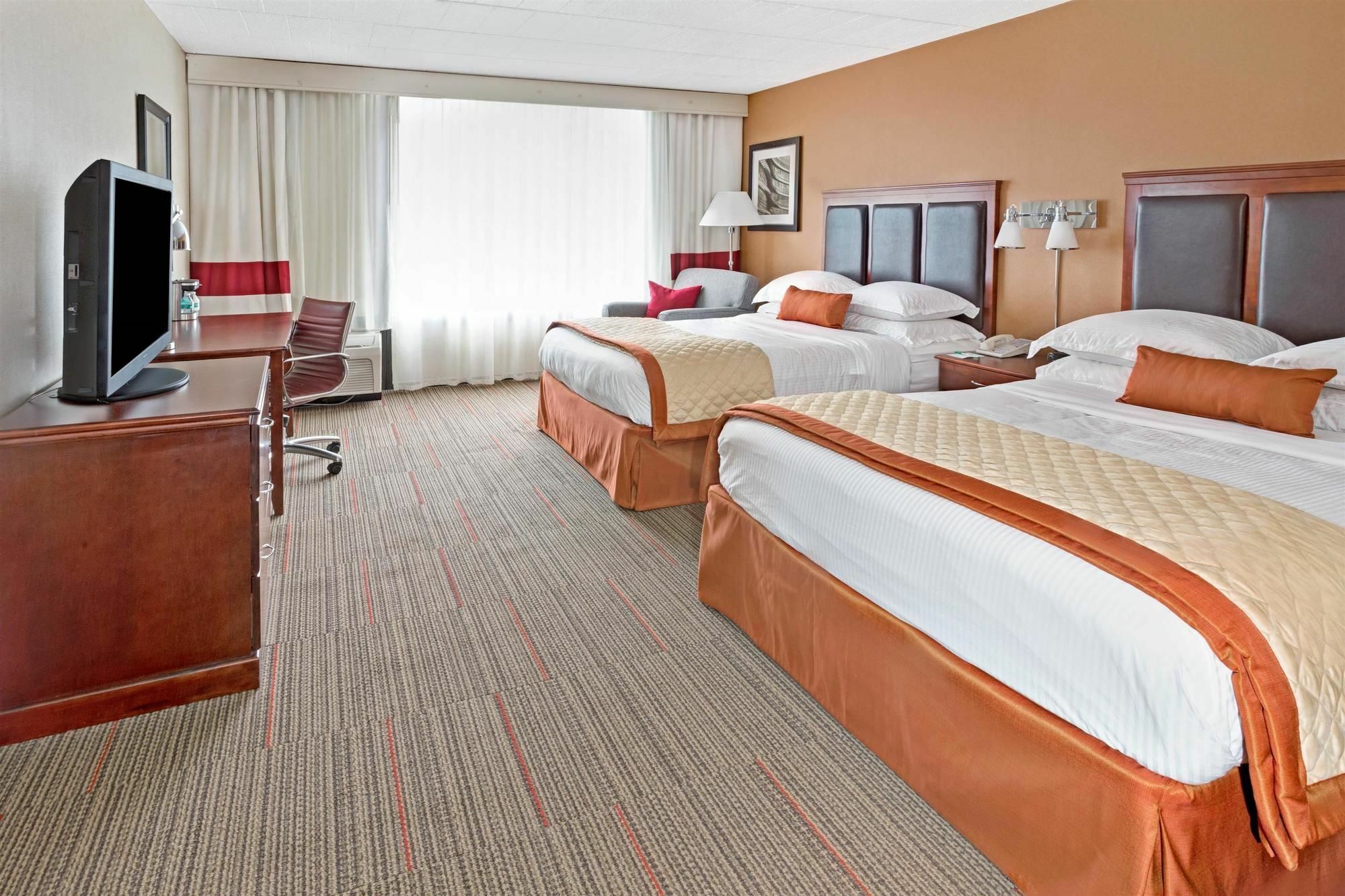 Wyndham Garden Inn Pittsburgh Airport Робинсон-Тауншип Экстерьер фото